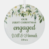 Unser erstes Verlobtes Personalisiertes Weihnachts Ornament Aus Glas (Vorderseite)
