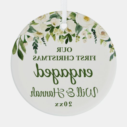 Unser erstes Verlobtes Personalisiertes Weihnachts Ornament Aus Glas (Rückseite)