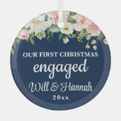 Unser erstes Verlobtes Personalisiertes Weihnachts Ornament Aus Glas (Vorderseite)