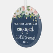 Unser erstes Verlobtes Personalisiertes Weihnachts Ornament Aus Glas (Vorderseite links)