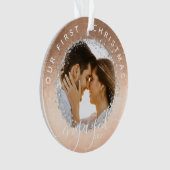 Unser erstes Verlobtes Script Gold Zwei Foto Ornament (Vorderseite)