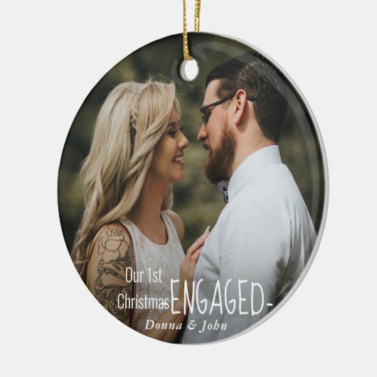 Unser erstes Verlobtes Weihnachtsskript Elegantes Keramik Ornament (Links)