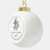 Unser erstes Verlobtes Weihnachtswasser-Mistleton Keramik Kugel-Ornament (Rechts)