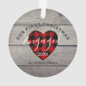 Unser erstes Weihnachten Verlobte rustikale Karier Ornament (Rückseite)