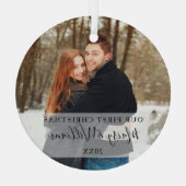 Unser erstes Weihnachts-Newlywings-Foto Ornament Aus Glas (Rückseite)