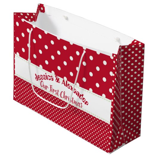 Unser erstes Weihnachts Red Polka Dots Couple Cust Große Geschenktüte (Vorderseite Schrägansicht)