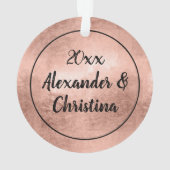Unser erstes Weihnachts-Rose-Gold-Script-Foto Ornament (Rückseite)