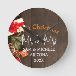 Unser erstes Weihnachtsbaumholz von Mr. und Mrs. Runde Wanduhr