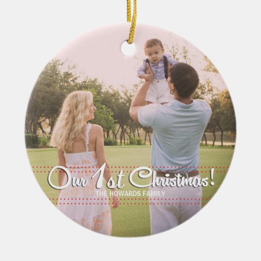 Unser erstes Weihnachtsgeschenk Elegant Modernes O Keramik Ornament (Vorne)