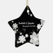 Unser erstes Weihnachtsgeschenk zusammen mit einem Keramikornament (Rechts)