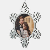 Unser erstes Weihnachtslied und Mrs. Script Couple Schneeflocken Zinn-Ornament (Rechts)