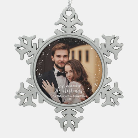 Unser erstes Weihnachtslied und Mrs. Script Couple Schneeflocken Zinn-Ornament (Vorderseite)