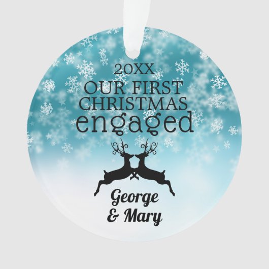 Unser erstes Weihnachtsverlobtes Schneeflocke-Foto Ornament (Vorderseite)