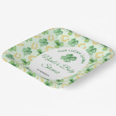 Unser Glücksbringer-St.-Patrick-Baby-Shower Pappteller (Gewinkelt)
