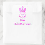 Unser Hund regiert unseren Hausplatz-Aufkleber Quadratischer Aufkleber (Tasche)