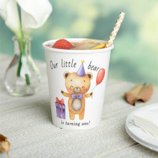 Unser kleiner Bär verwandelt einen Kindergeburtsta Pappbecher (In Situ)