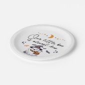 Unser kleiner Boo ist fast die richtige Babydusche Pappteller (Schrägansicht)