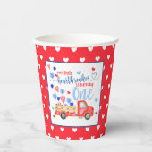 Unser kleiner Brustwarzer dreht einen Papiercup Pappbecher (Vorderseite)