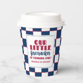 Unser kleiner Feuerwehrmann macht einen Geburtstag Pappbecher (Vorderseite)