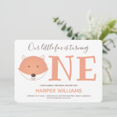 Unser kleiner Fox dreht einen ersten Geburtstag Einladung (Stehend Vorderseite)