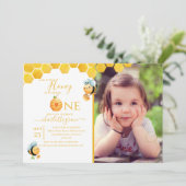 Unser kleiner Honig verwandelt ein Bienenthema zum Einladung (Stehend Vorderseite)