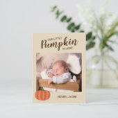 Unser kleiner Kürbis ist hier Herbst-Geburtserklär Postkarte (Stehend Vorderseite)