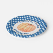 Unser kleiner Kürbisblau karierter erster Geburtst Pappteller (Schrägansicht)