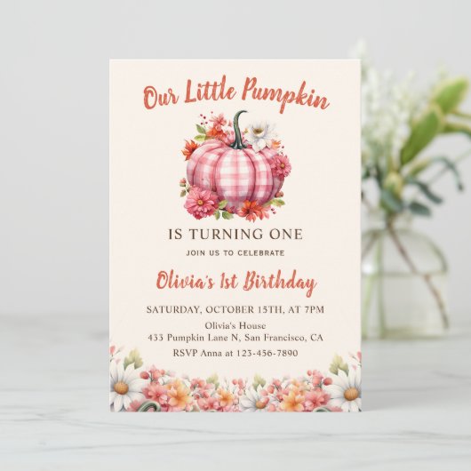Unser kleiner Kürbispink Karierter Blumengeburt Einladung (Stehend Vorderseite)