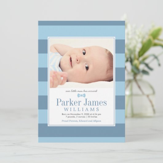 Unser kleiner Mann Blue Slate Handsome Baby Boy Bi Ankündigung (Stehend Vorderseite)