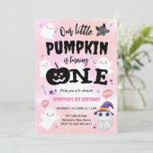 Unser kleiner Pumpkin | Girl Halloween 1. Geburtst Einladung (Stehend Vorderseite)