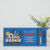 Unser kleiner Rookie ist auf dem Way Ticket Einladung (Stehend Vorderseite)