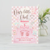Unser kleines Chef Mädchen Rosa Gingham Backen Geb Einladung (Stehend Vorderseite)