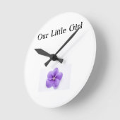 Unser kleines Girl Baby Kinderzimmer rund um die U Runde Wanduhr (Winkel)