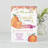 Unser kleines Kürbismädchen zum Geburtstag laden e Einladung (Stehend Vorderseite)