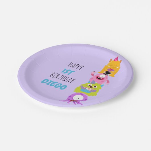 Unser kleines Monster dreht ein Einladungspapier Pappteller (Schrägansicht)