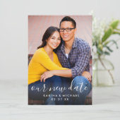 Unser neues Date Handgeschriebenes Skript Hochzeit Save The Date (Stehend Vorderseite)