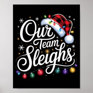 Unser Team räumt Weihnachtslichter Rote Santa-Mütz Poster