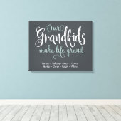 "Unsere Enkelkinder machen das Leben groß Personal Leinwanddruck (Insitu (Holzboden))