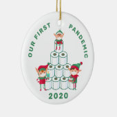 Unsere erste Pandemie Elf mit Toilettenpapier Orna Keramik Ornament (Rechts)