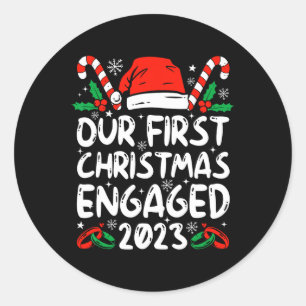Unsere erste Weihnachtsfamilie Verlobt 2023 Runder Aufkleber