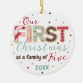 Unsere erste Weihnachtsfamilie von 5 Jahren Baby's Keramik Ornament (Vorne)