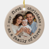 Unsere ersten Weihnachten als Familie von drei Keramik Ornament (Hinten)