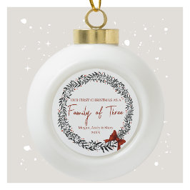 Unsere ersten Weihnachten als Familie von drei Orn Keramik Kugel-Ornament