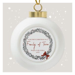 Unsere ersten Weihnachten als Familie von drei Orn Keramik Kugel-Ornament