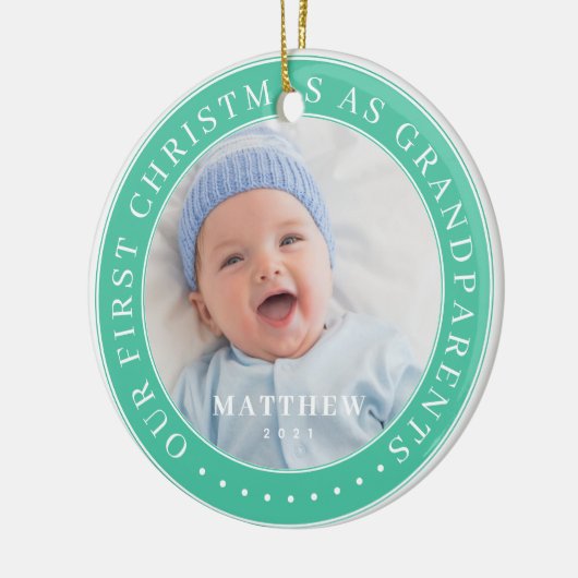 Unsere ersten Weihnachten als Großeltern modern ei Keramik Ornament (Links)