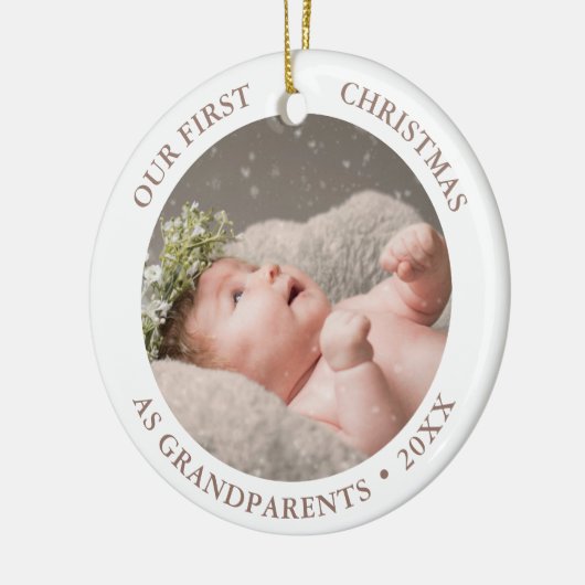Unsere ersten Weihnachten als Großeltern Modernes Keramik Ornament (Links)