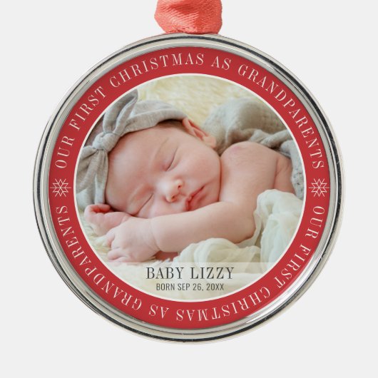 Unsere ersten Weihnachten als Großeltern Modernes Ornament Aus Metall (Vorne)