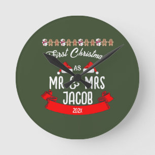 Unsere ersten Weihnachten als Herr und Frau Newlyw Runde Wanduhr