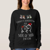 Unsere ersten Weihnachten als Herr und Frau Newlyw Sweatshirt (Vorderseite)