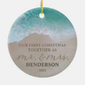 Unsere ersten Weihnachten als Mr. & Mrs. Beach Keramik Ornament (Hinten)